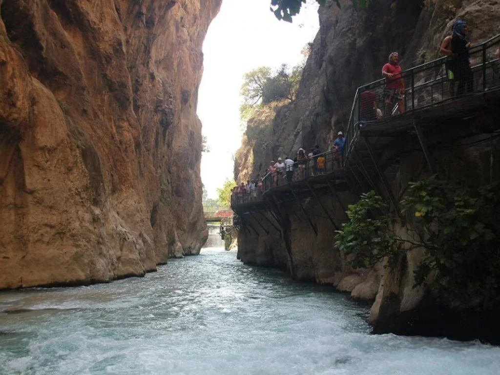 萨克利肯特、Tlos、雅卡公园