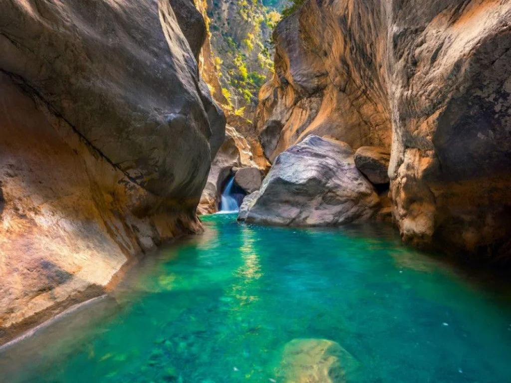 萨克利肯特、Tlos、雅卡公园