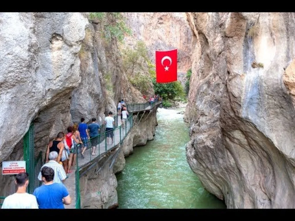 萨克利肯特、Tlos、雅卡公园