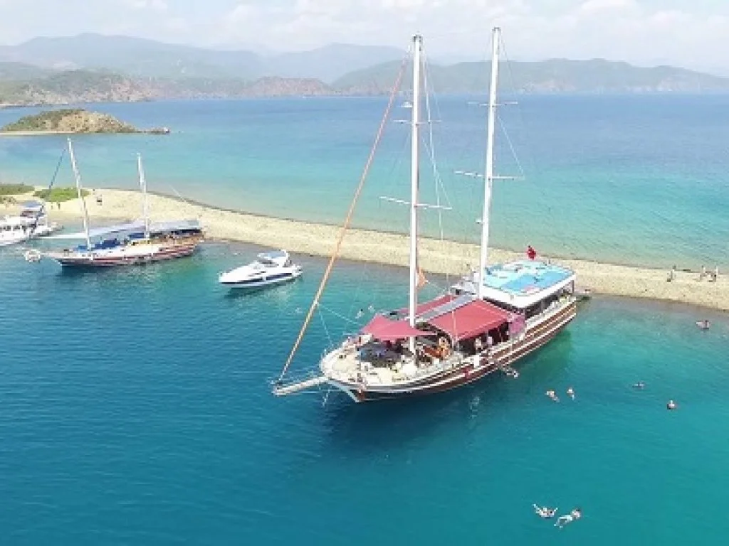 12 Islands Boat Trip