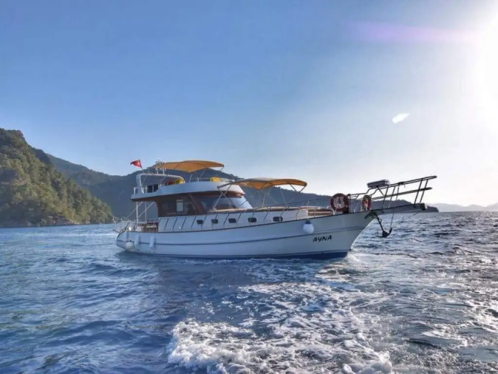 Ayna Gulet