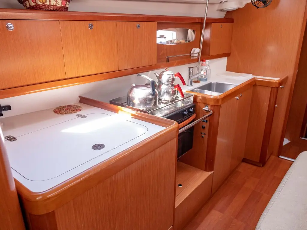 Beneteau 43