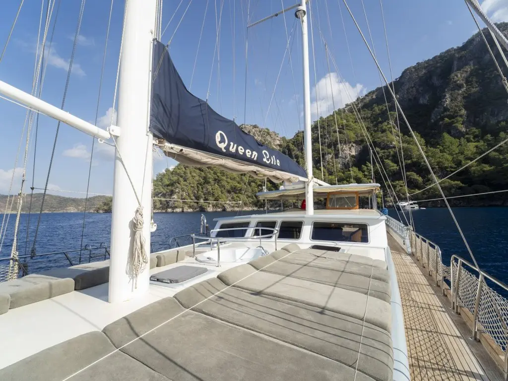 Queen Lila Gulet