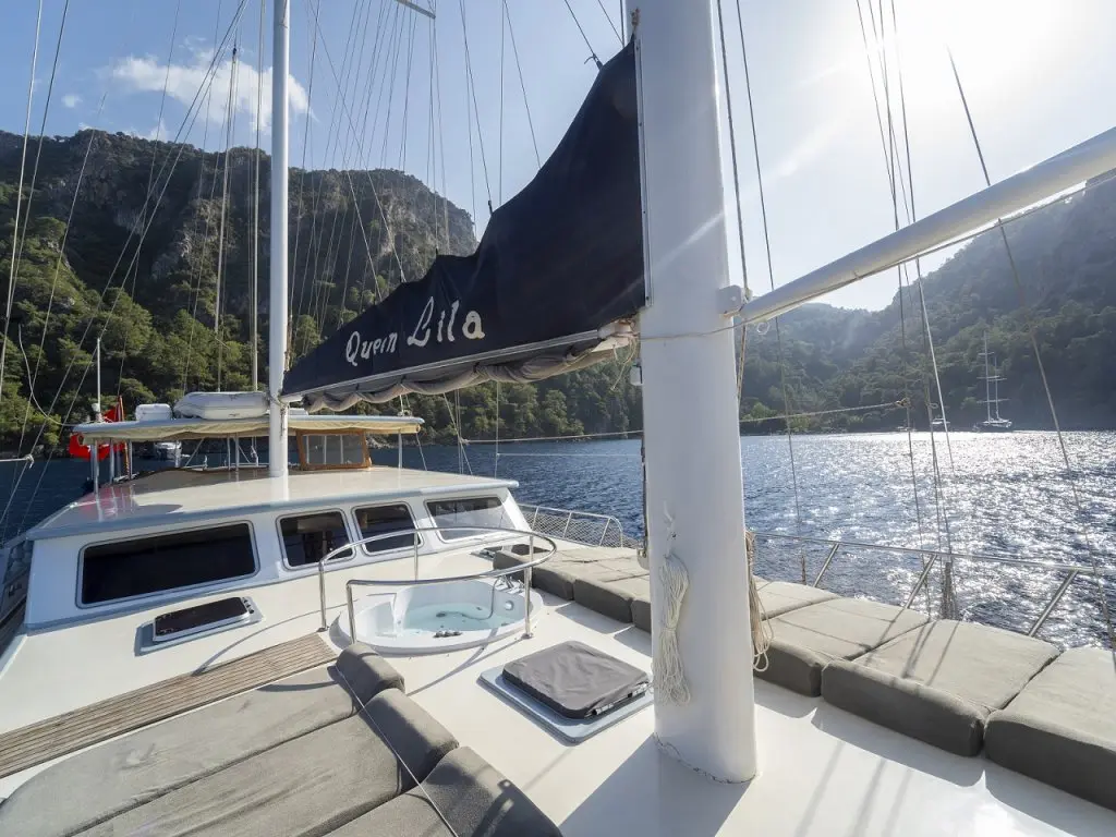Queen Lila Gulet