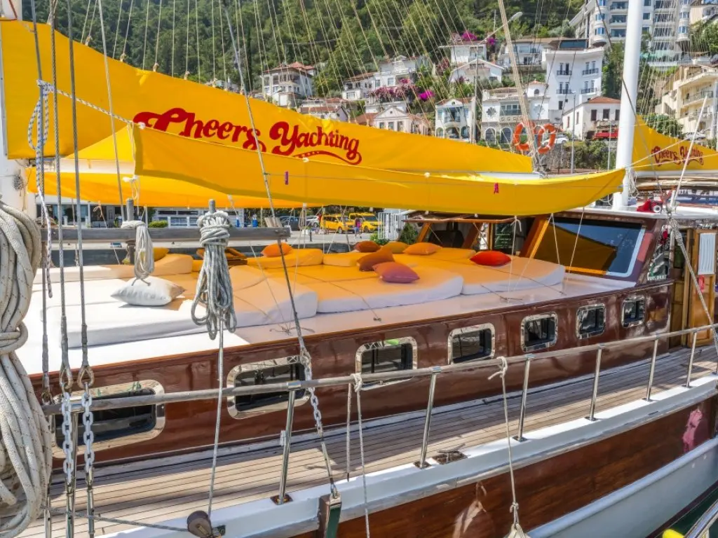 Cheers Gulet