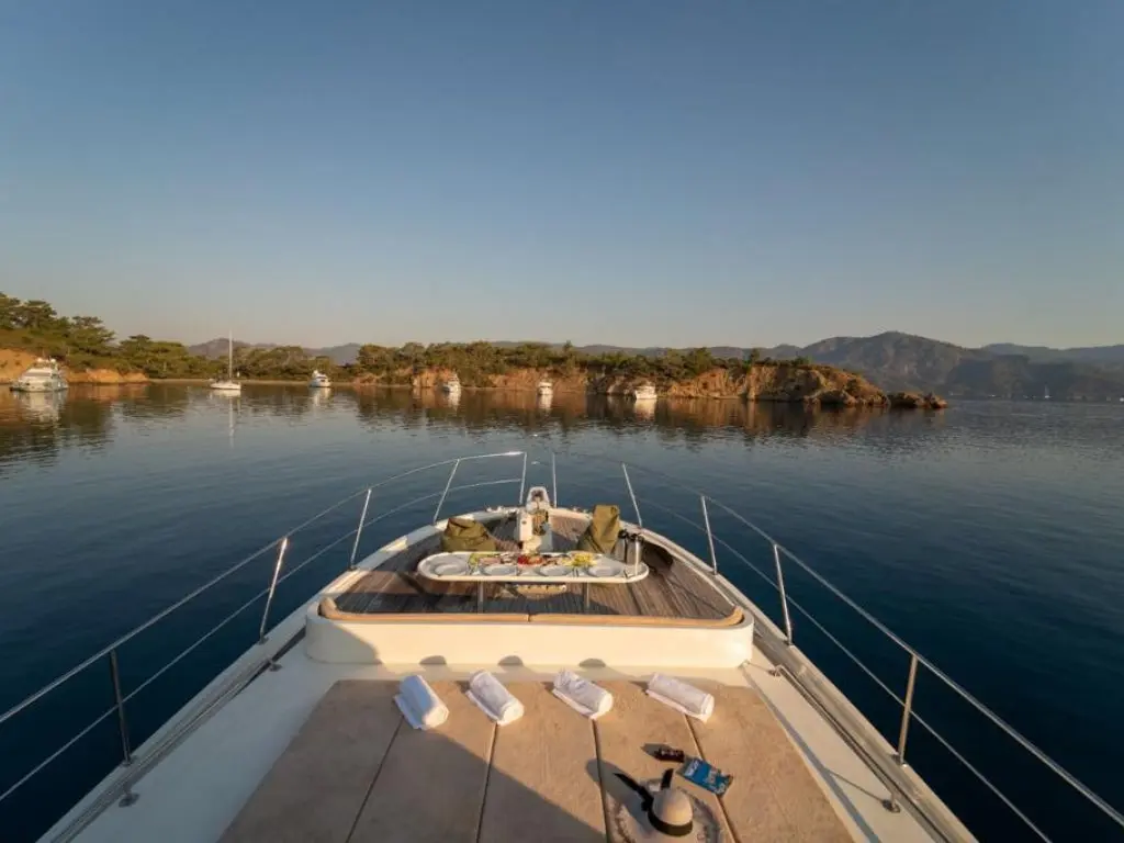 Quenn Bee Motoryacht