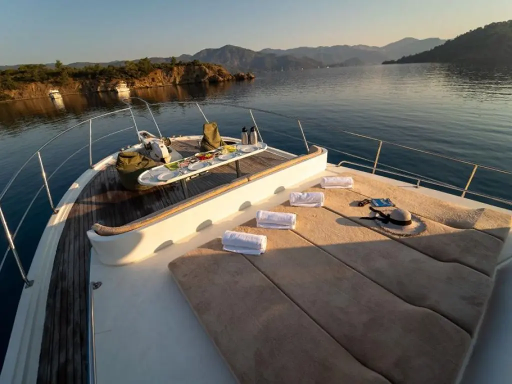 Quenn Bee Motoryacht