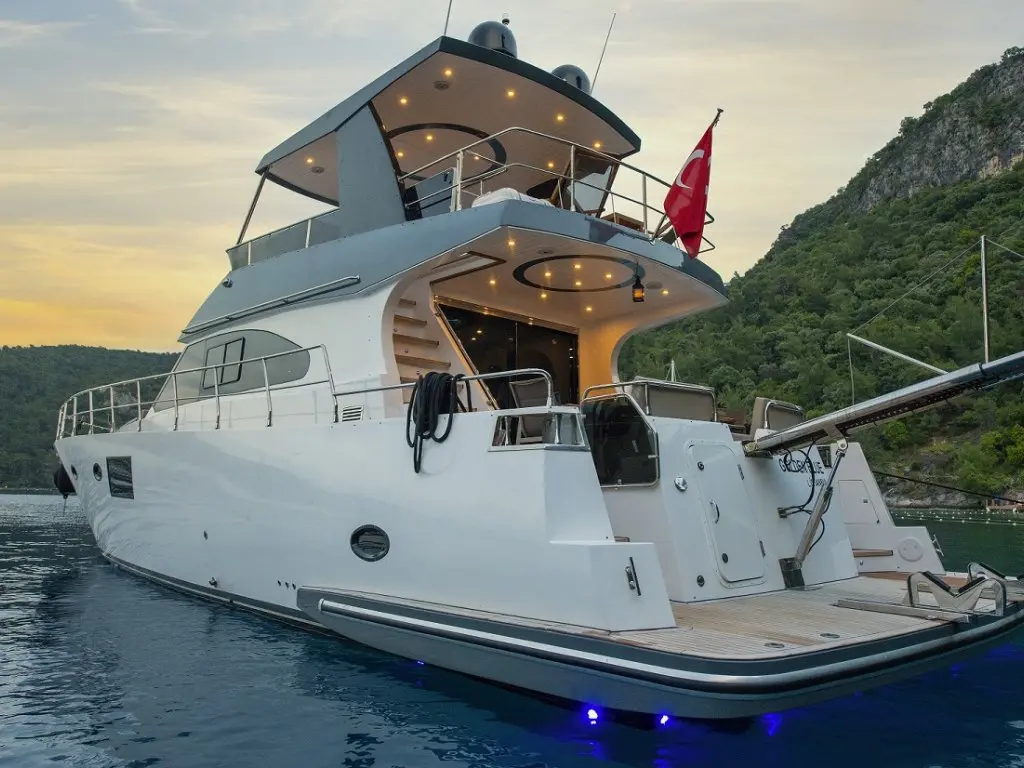 Golden Blue Motoryacht