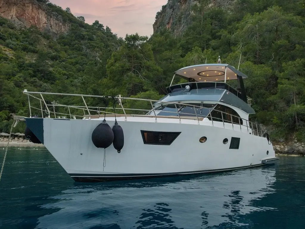 Golden Blue Motoryacht