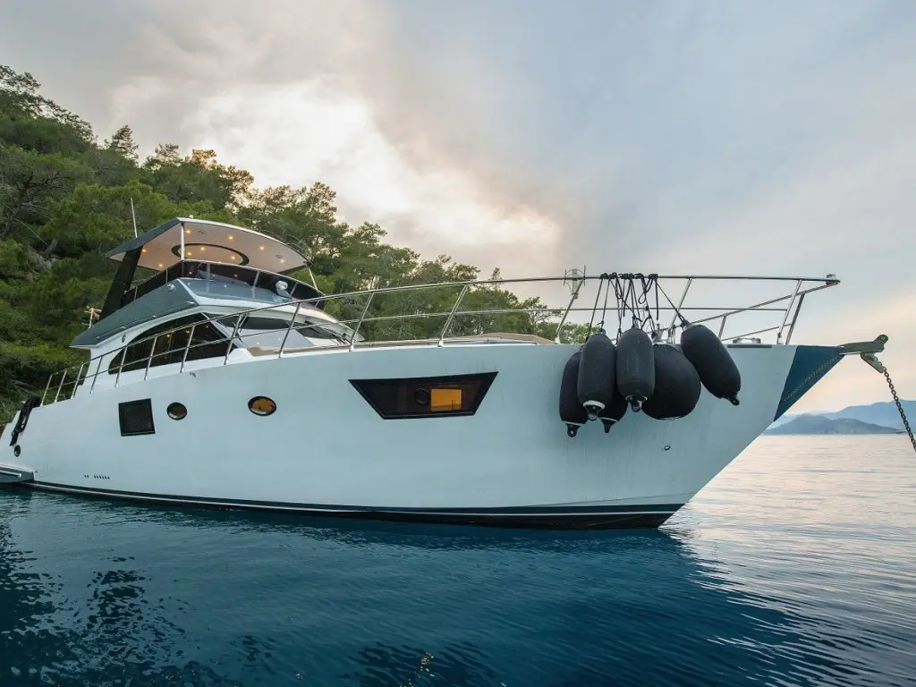 Golden Blue Motoryacht