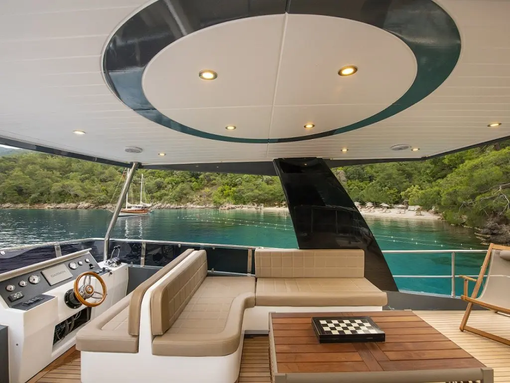 Golden Blue Motoryacht