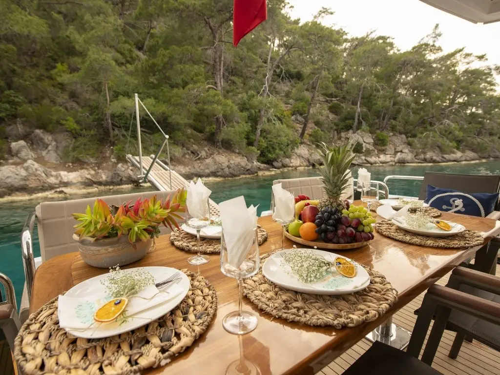 Golden Blue Motoryacht