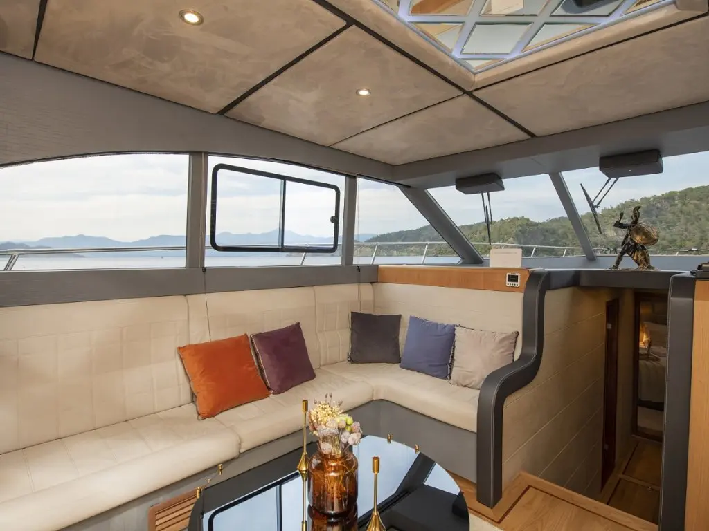 Golden Blue Motoryacht