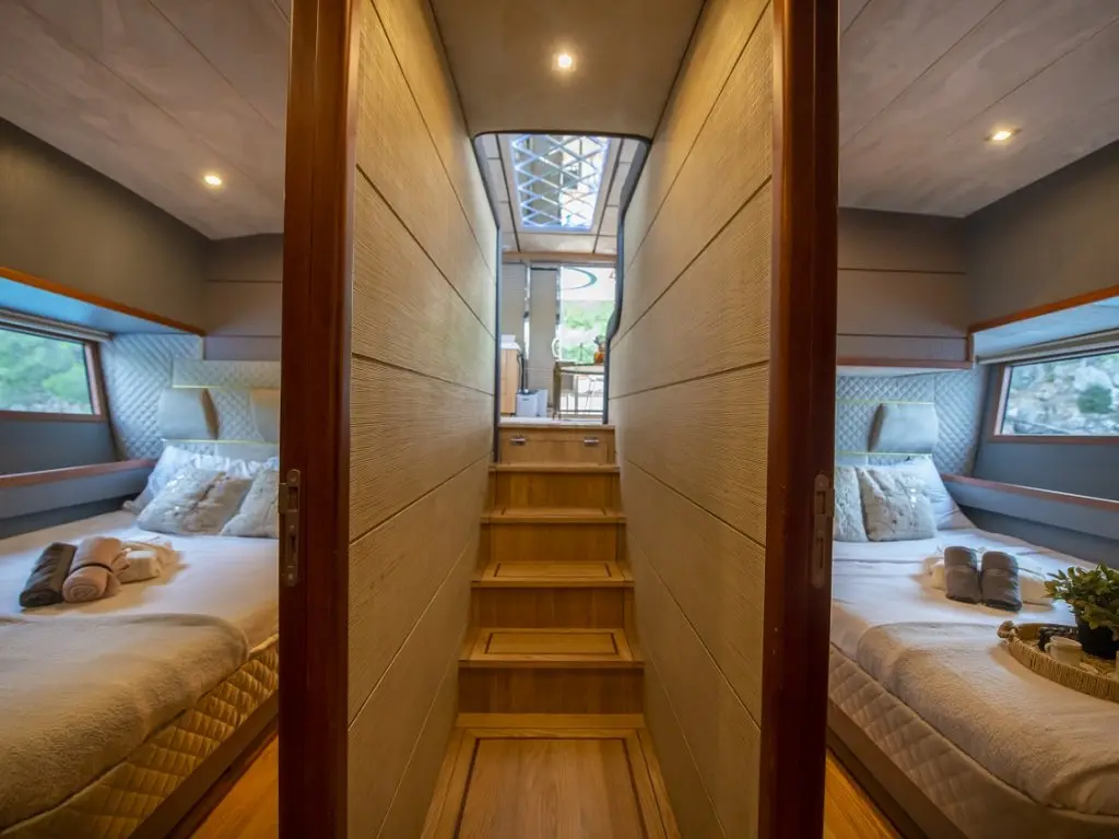 Golden Blue Motoryacht