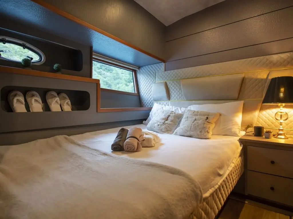 Golden Blue Motoryacht