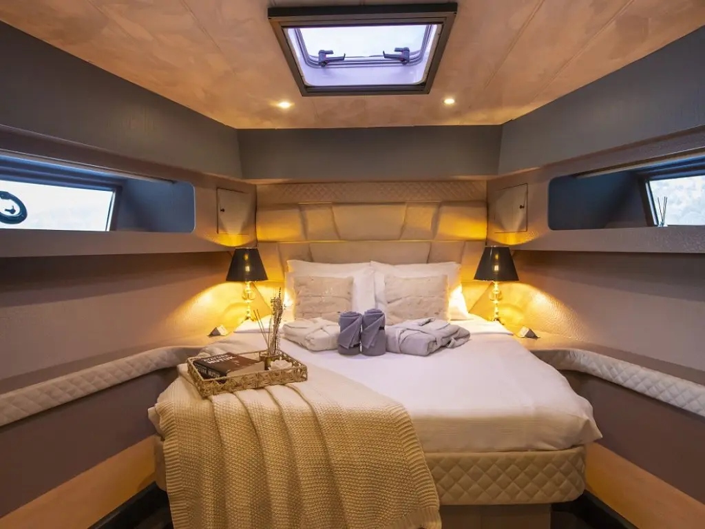 Golden Blue Motoryacht