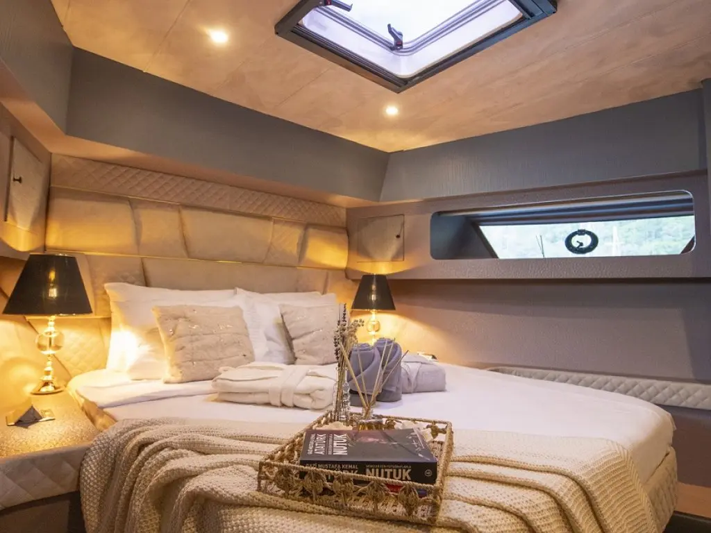 Golden Blue Motoryacht