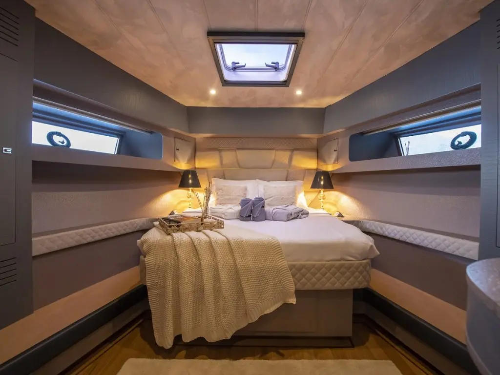 Golden Blue Motoryacht