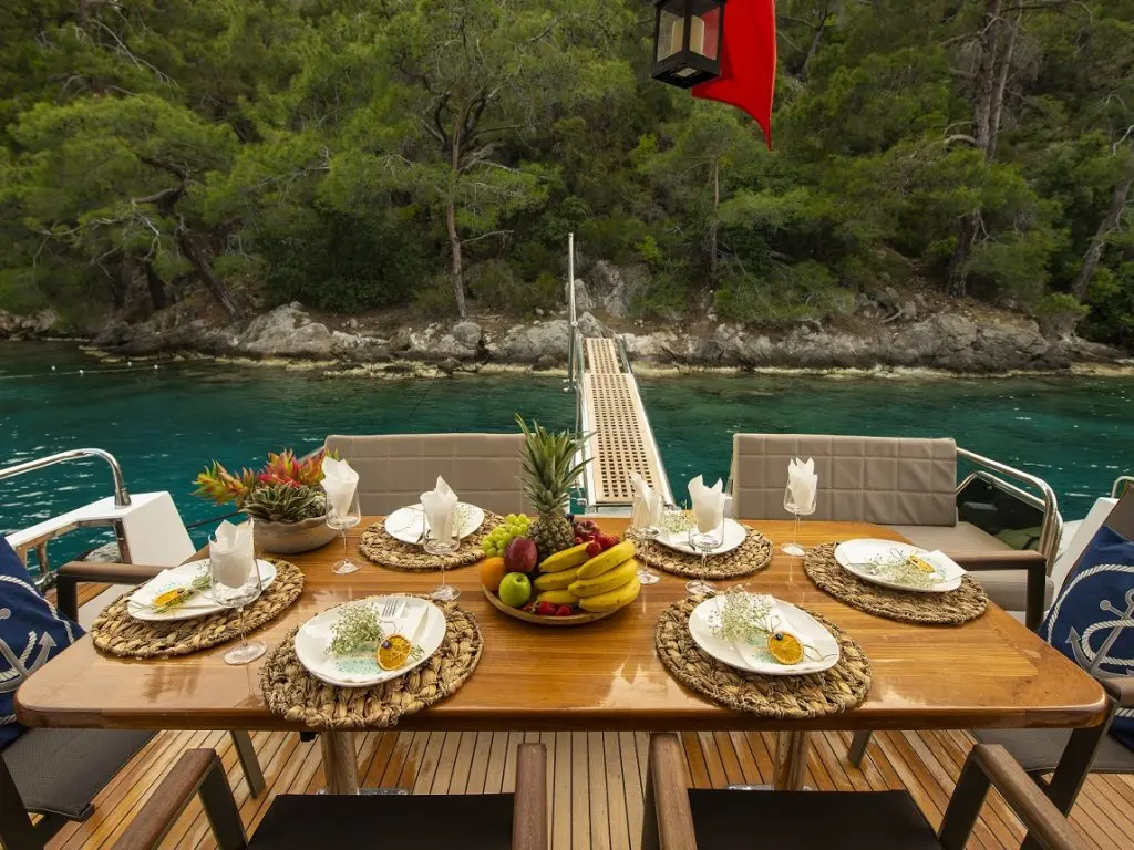 Golden Blue Motoryacht