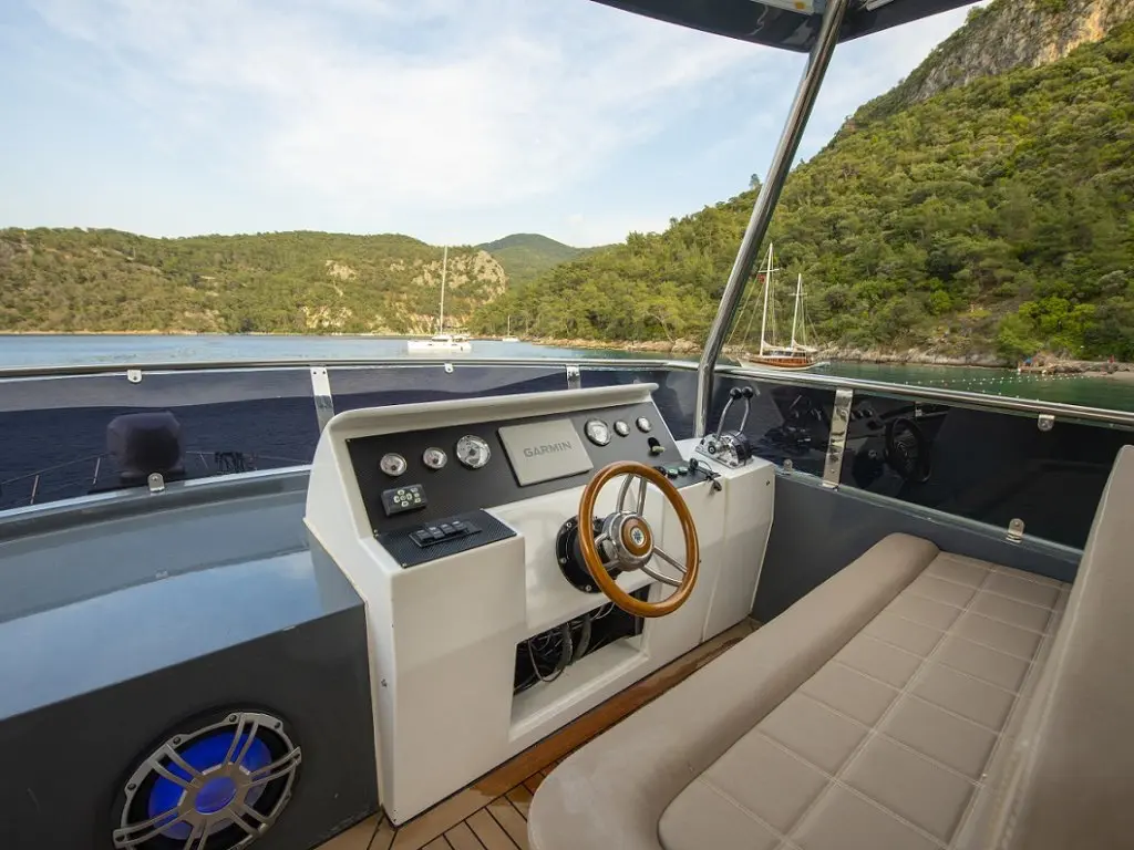Golden Blue Motoryacht