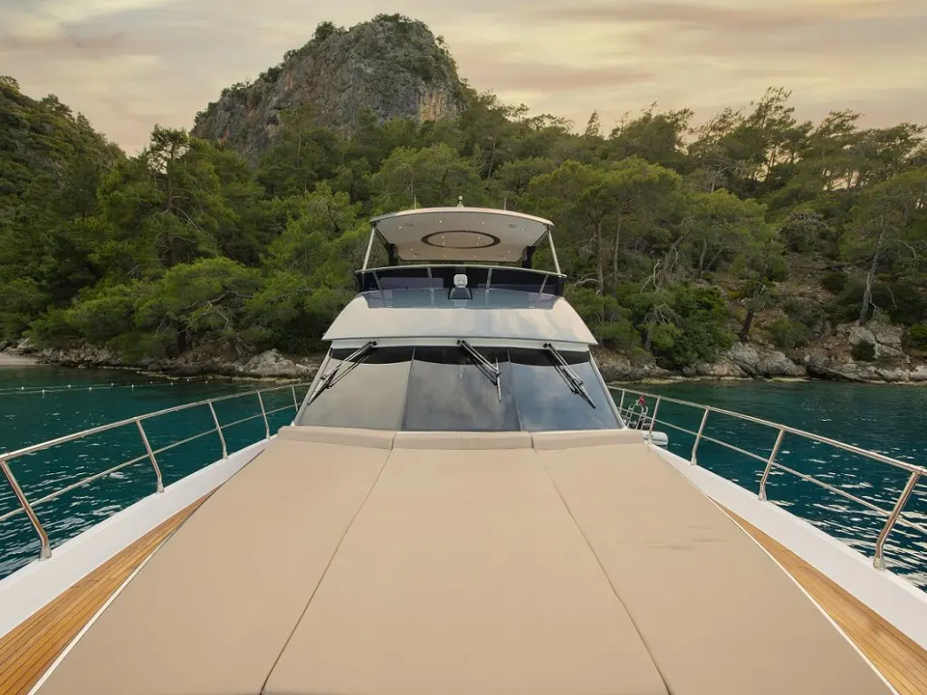 Golden Blue Motoryacht