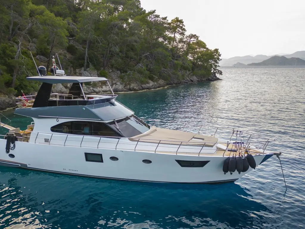 Golden Blue Motoryacht